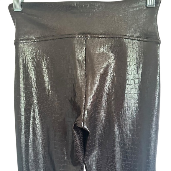 SPANX FAUX LEATHER BROWN CROC SHINE LEGGINGS SIZE SMALL - Picture 10 of 16